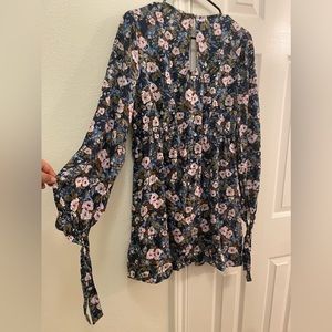 Large Wild Fable Blue Floral dress with Key Hole back accent